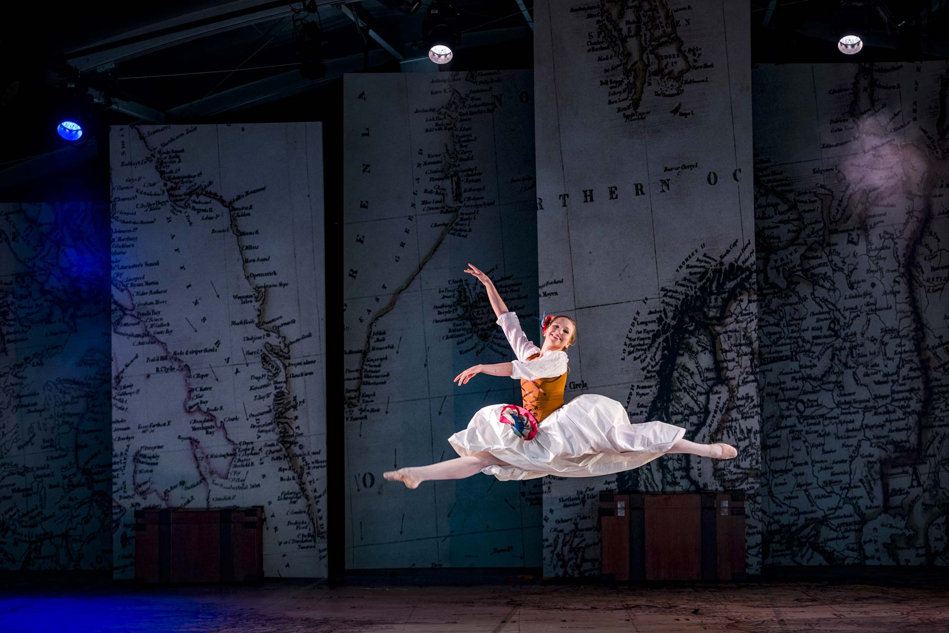 London-Theatre-and-Opera-Photographer-004-Opera-Photography-Candide-by-Leonard-Bernstein-at-West-Green-House-Opera